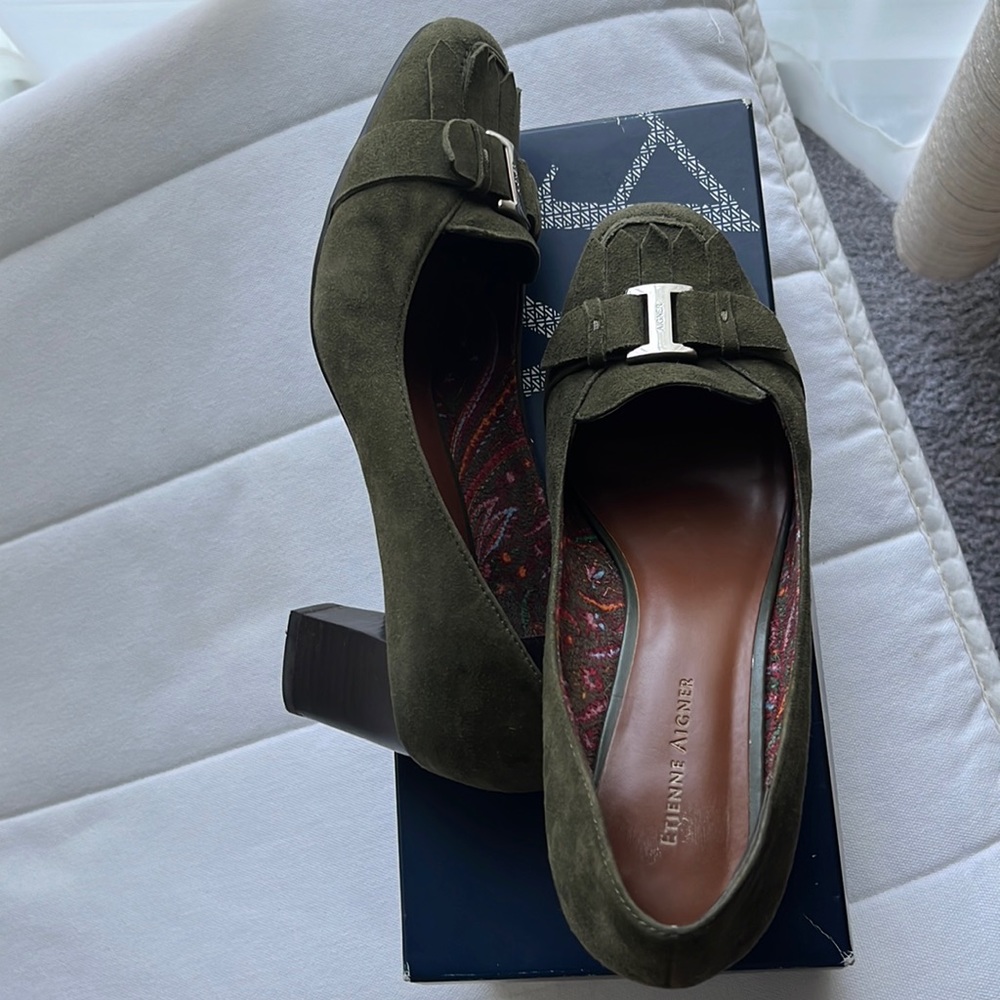 Women’s shoes size 8,